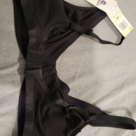 New b.tempt'd Women's Nearly Nothing Plunge Underwire Bra. 34B - Picture 4 of 5